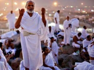 مناسکِ حج کا باقاعدہ آغاز، لاکھوں عازمین خیموں کے شہر منیٰ پہنچنے لگے