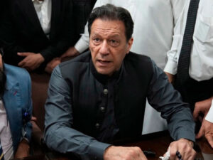 فارن فنڈنگ کیس: عمران خان کے خلاف ایف آئی اے کا 57 صفحات کا چالان تیار