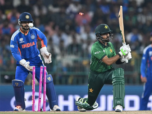ٹی 20 ورلڈ کپ: پاکستان کو بھارت کے خلاف 61 رنز سے شکست
