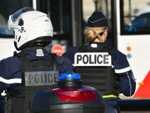 پیرس میں امریکی بینک کے باہر بم دھماکے کی کوشش ناکام بنا دی گئی