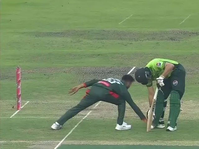 بنگلا دیش کےخلاف آؤٹ ہونے پر غصہ، سلمان علی آغا کو آئی سی سی کی سرزنش