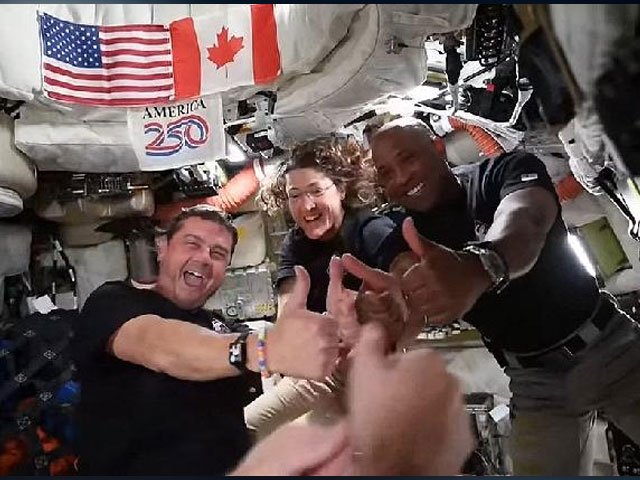 خلا میں آرٹیمس  2   اور آئی ایس ایس کے خلا بازوں کی براہ راست گفتگو