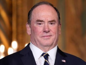 امریکی بحریہ کے سیکرٹری جان فیلن مستعفی، پینٹاگون نے فوری علیحدگی کی تصدیق