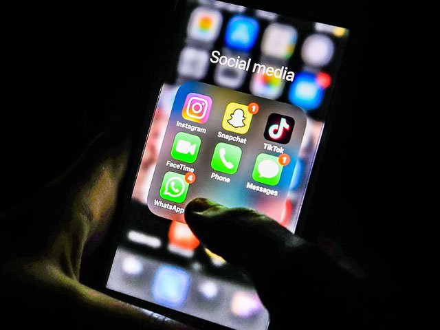 چیزیں اس طرح نہیں چل سکتیں: برطانوی وزیراعظم کی سوشل میڈیا کمپنیوں کو وارننگ