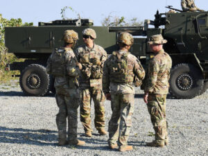 مشرقِ وسطیٰ جنگی صورتحال میں چین کے قریب امریکا کی اتحادیوں کے ساتھ فوجی مشقیں