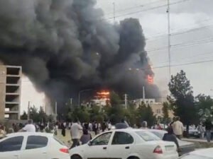 ایران کے دارالحکومت تہران کے قریب عمارت میں آگ لگنے سے 8 افراد جاں بحق
