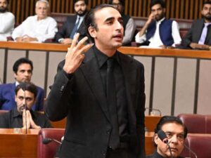 ایک وفاقی وزیر نے آزاد کشمیر میں لگی آگ پر تیل چھڑکا ہے: بلاول