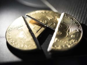 بائننس کا یورپ کے کئی ممالک میں کرپٹو سروسز معطل کرنے کا اعلان