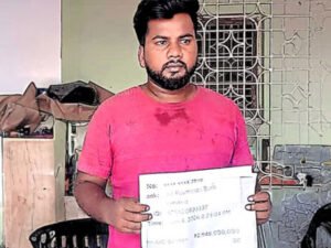 اکاؤنٹ میں راتوں رات 294 کروڑ روپے آگئے، غریب پلمبر خوشی سے زیادہ پریشان
