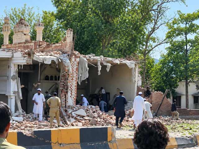 کوہاٹ پولیس لائنز میں نمازِ جمعہ کے دوران دھماکا، 16 افراد شہید