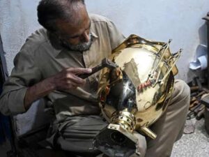 مردہ دھاتی اشیاء میں زندگی پھونکنے والے کاریگر